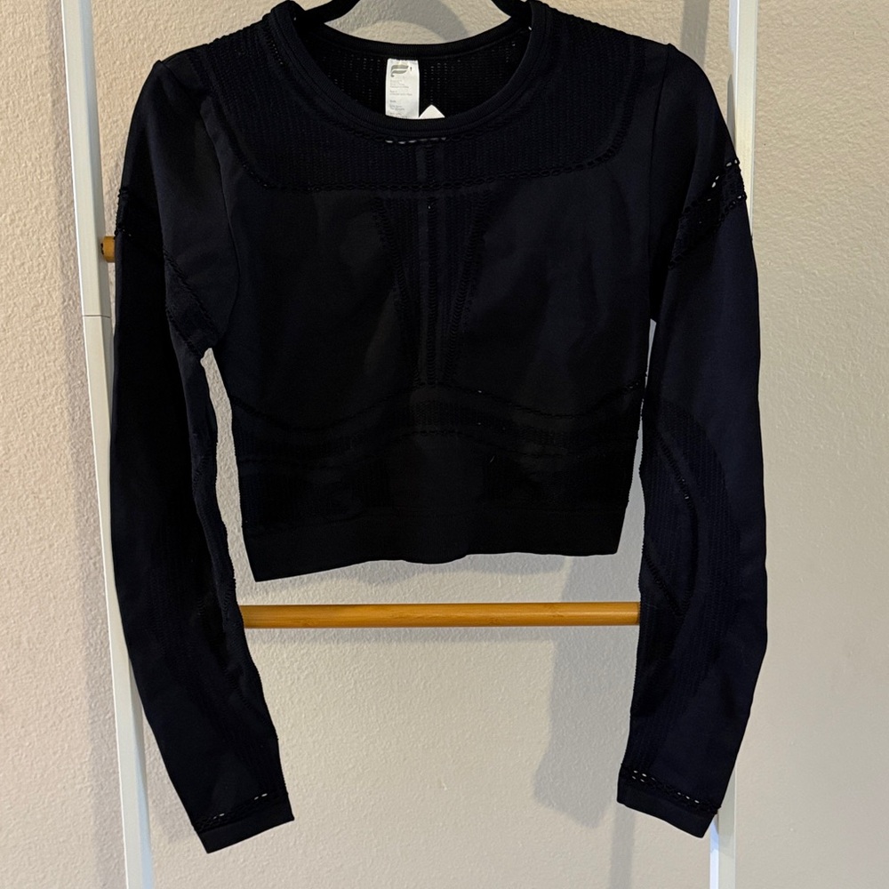 Fabletics Midnight Black Long Sleeve Crop Top
